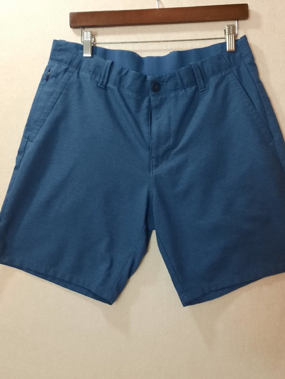 Tommy Bahama IslandZone Men’s Size 33 Performance Golf Shorts Blue E-Waist EUC